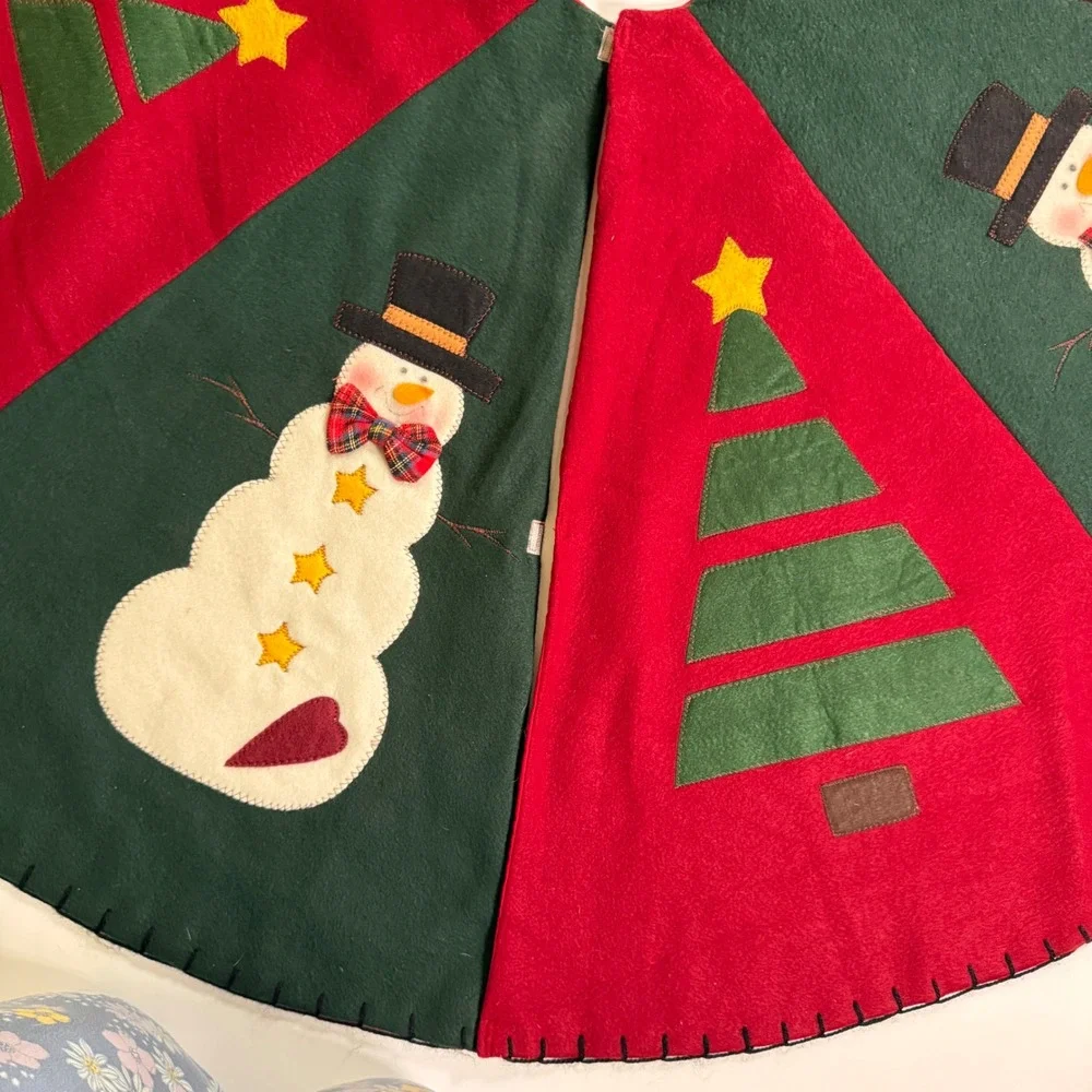 Felt Christmas Tree Skirt Red Green Snowman Tree Appliqué 44